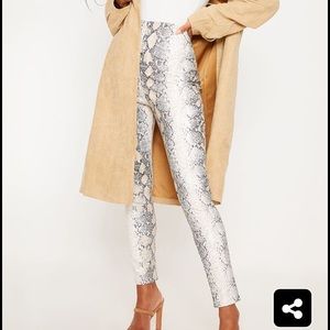 PLT White Snakeskin Skinny Pants SZ: 10 NWT!